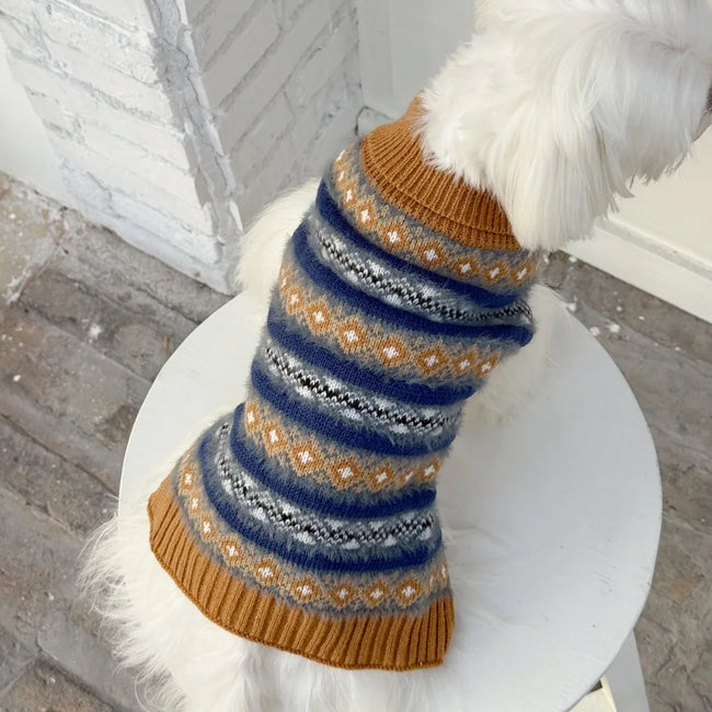Stickad hundtröja
