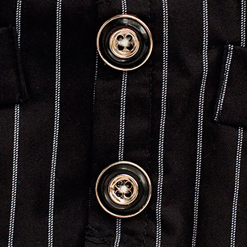 Skjorta med väst och fluga