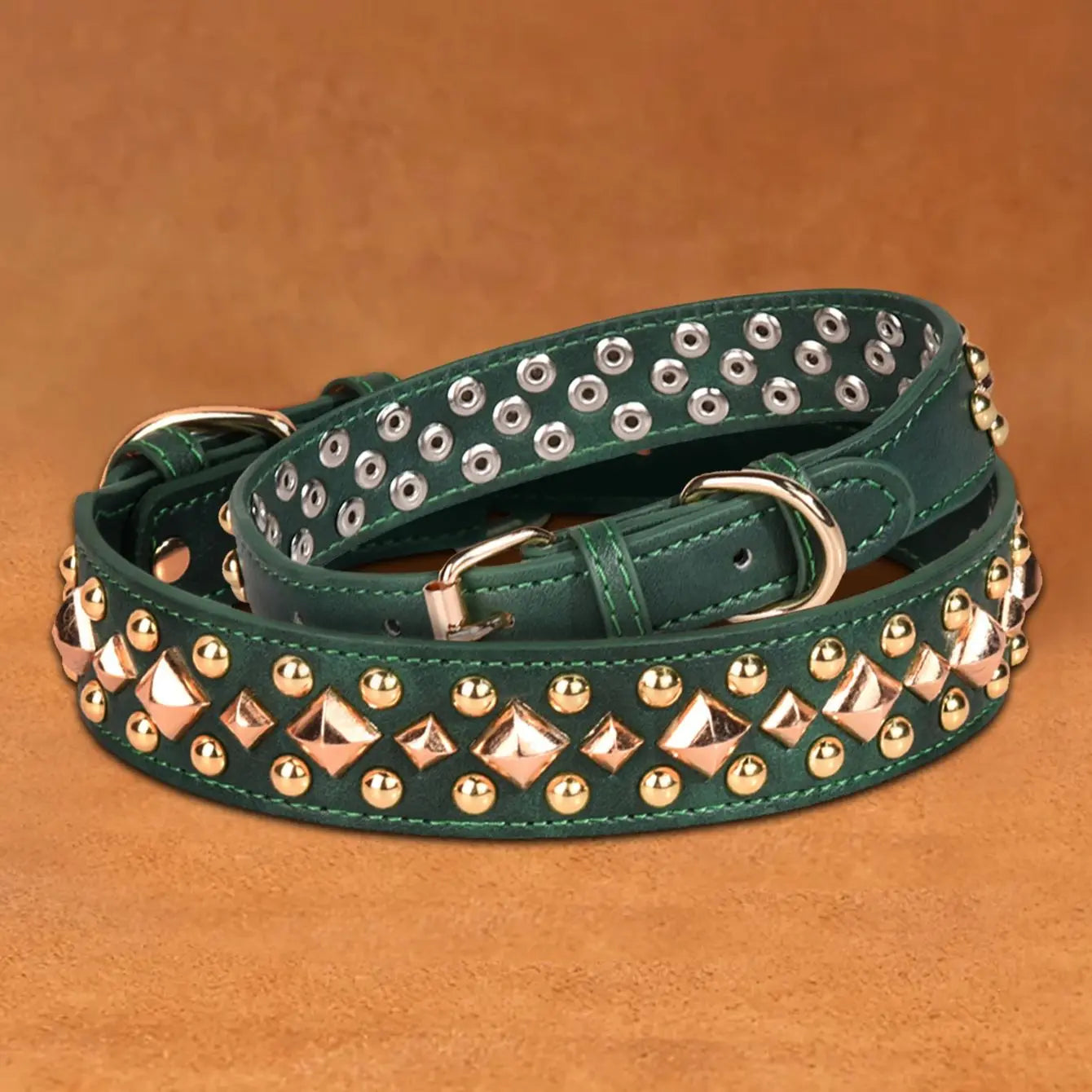 Hundhalsband med nitar