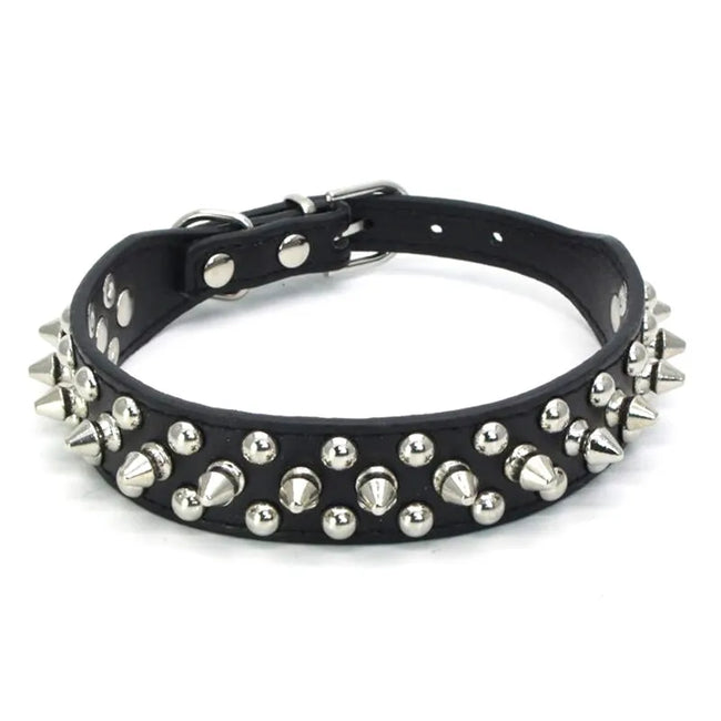 Halsband med spikes
