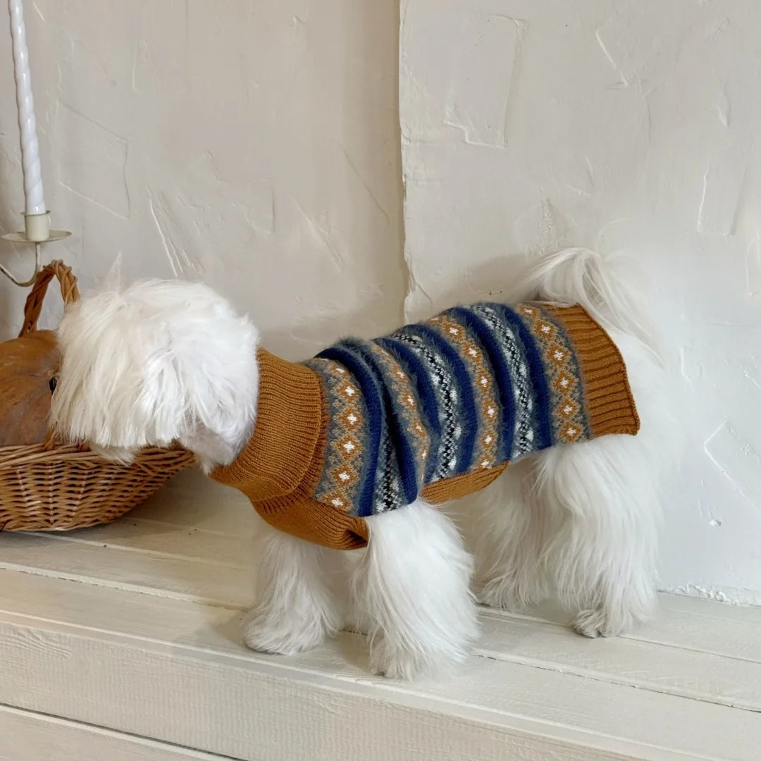 Stickad hundtröja